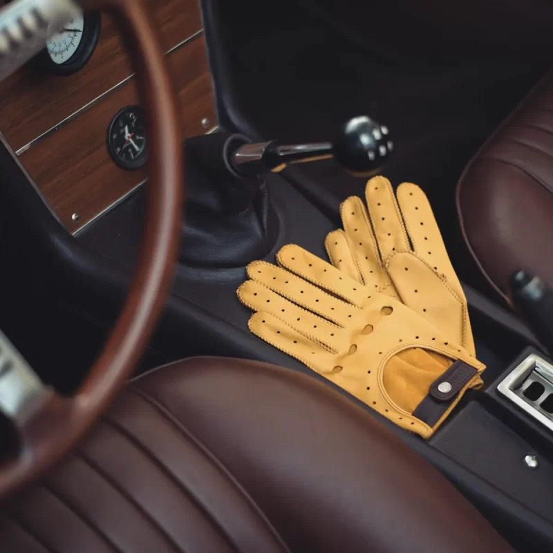 driving gloves yellow handcrafted in Spain