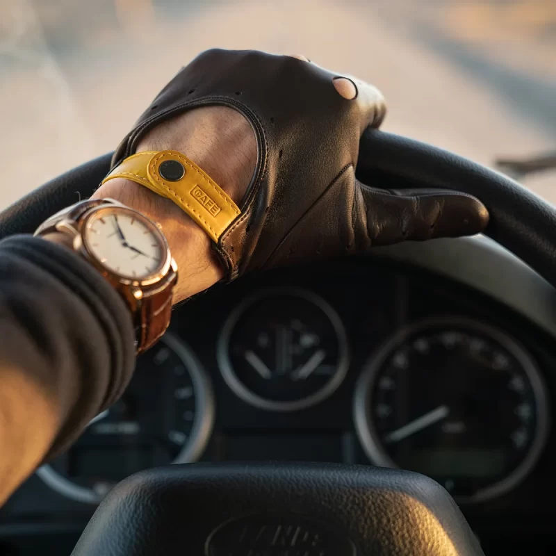 driving gloves dark brown leather detail