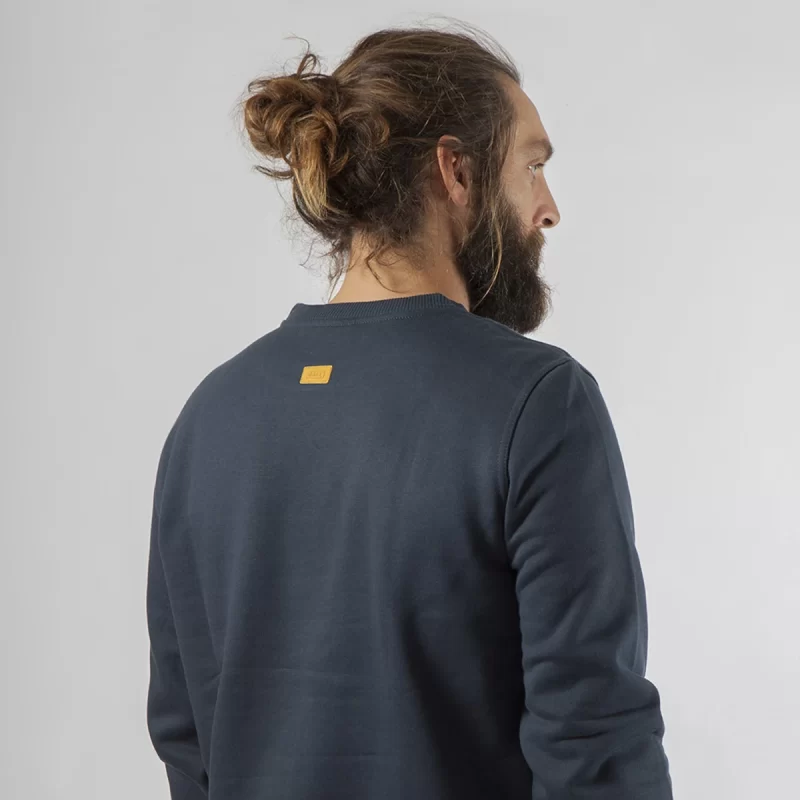 navy sweatshirt made in Portugal with 100% organic cotton